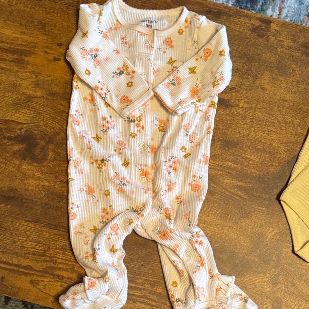 Assorted Baby Clothing Set - Picture 9 of 13